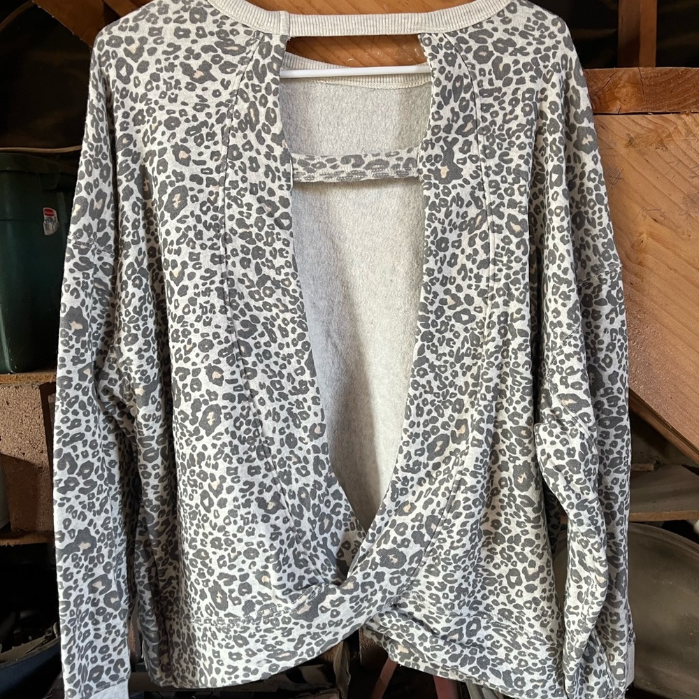 OPEN BACK SWEATER🟣🟣
